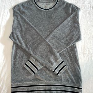 AE Men’s Velour sweater- Size M